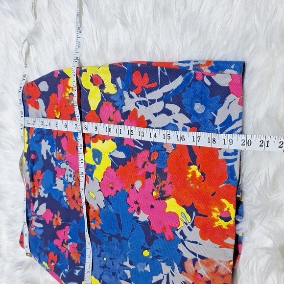Loft 2P flower pencil skirt with mock slit in back. - Picture 9 of 10